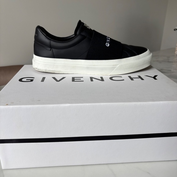 Mens Givenchy Black City Sport Sneaker - Picture 4 of 4